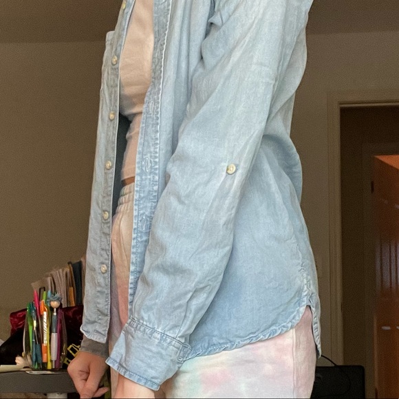 🎶 Light Chambray Shirt - Picture 4 of 6